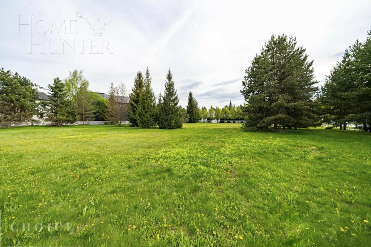 Участок 61.1 сот. в охраняемом поселке