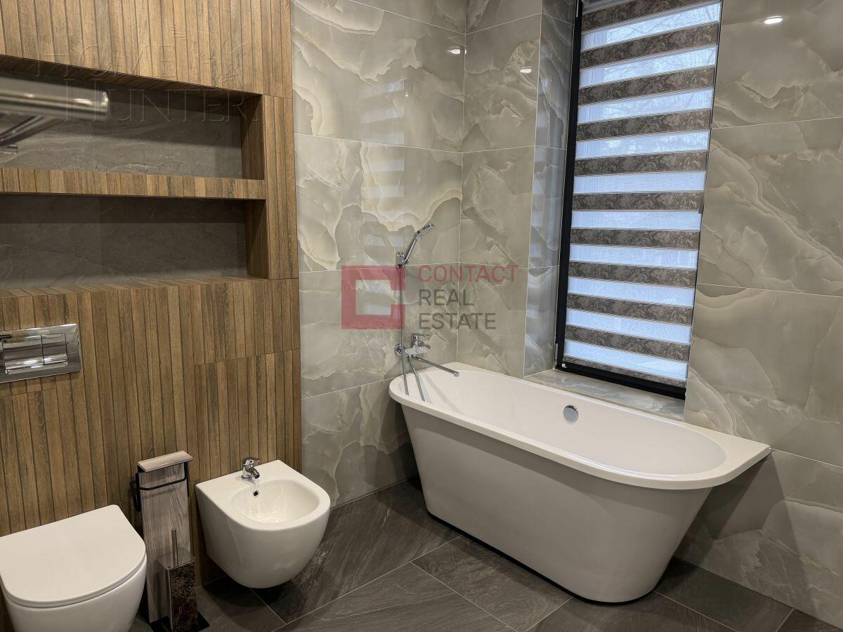 2-этажный коттедж 240 м² с отделкой