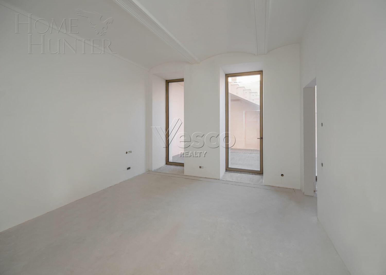 2-УРОВНЕВАЯ КВАРТИРА БЕЗ ОТДЕЛКИ 305.5 М² НА 1 ЭТАЖЕ