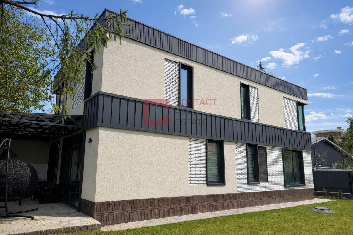 2-этажный коттедж 240 м² с отделкой