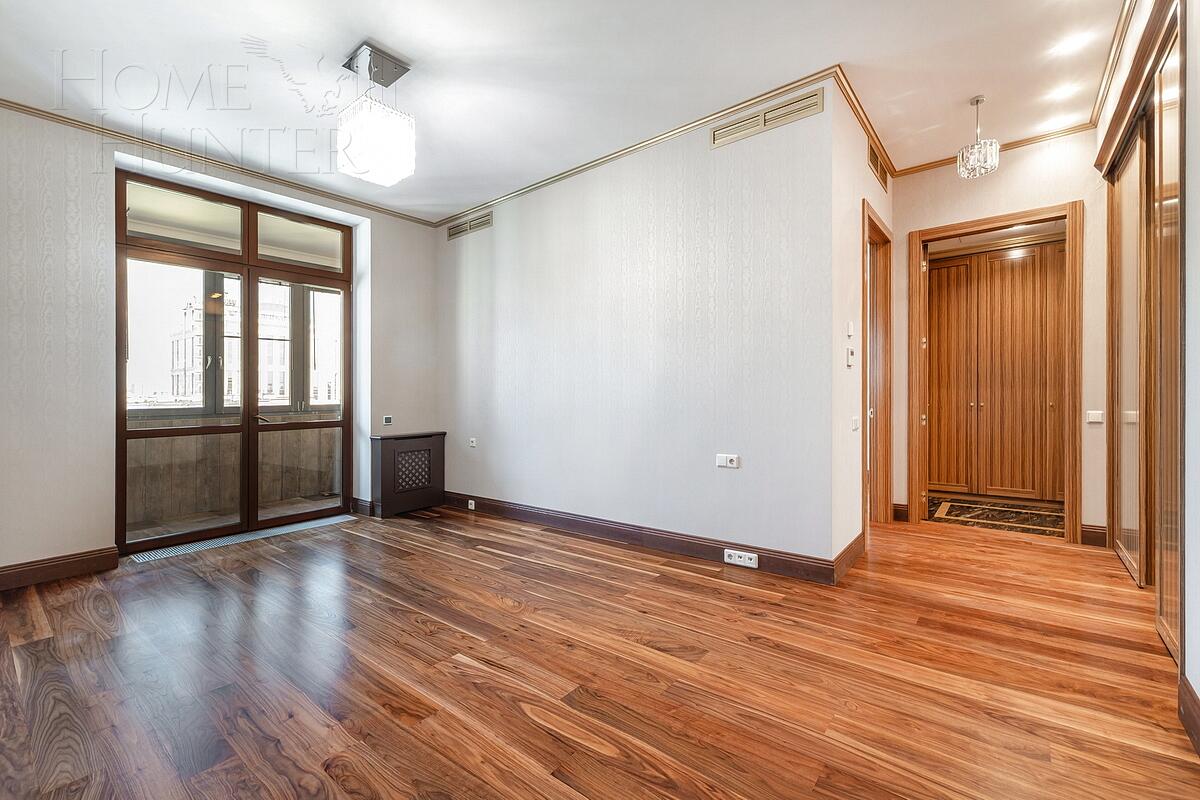 3-КОМН. КВАРТИРА С ОТДЕЛКОЙ 132 М² НА 8 ЭТАЖЕ