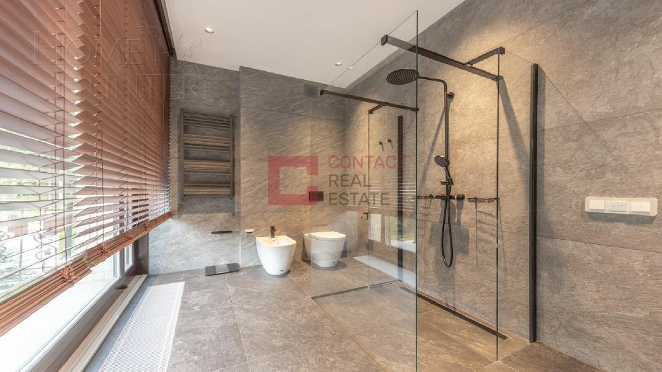 2-этажный таунхаус 300 м² с отделкой