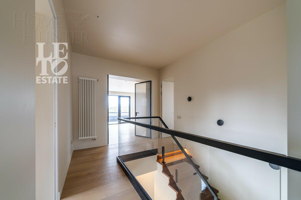 2-этажный коттедж 339 м² с отделкой