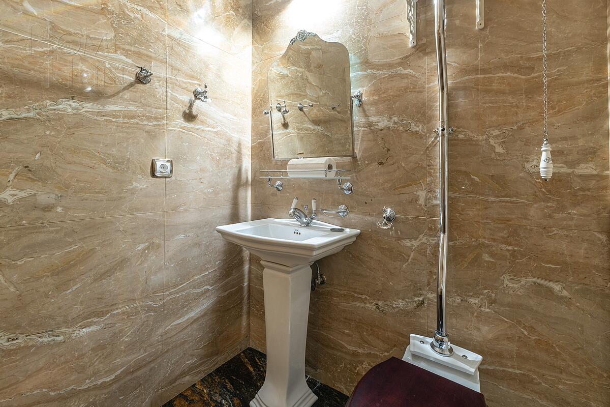 3-КОМН. КВАРТИРА С ОТДЕЛКОЙ 132 М² НА 8 ЭТАЖЕ