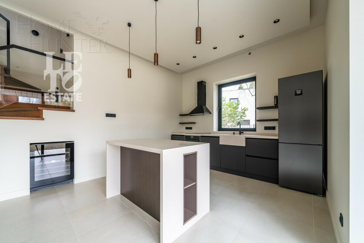 2-этажный коттедж 339 м² с отделкой