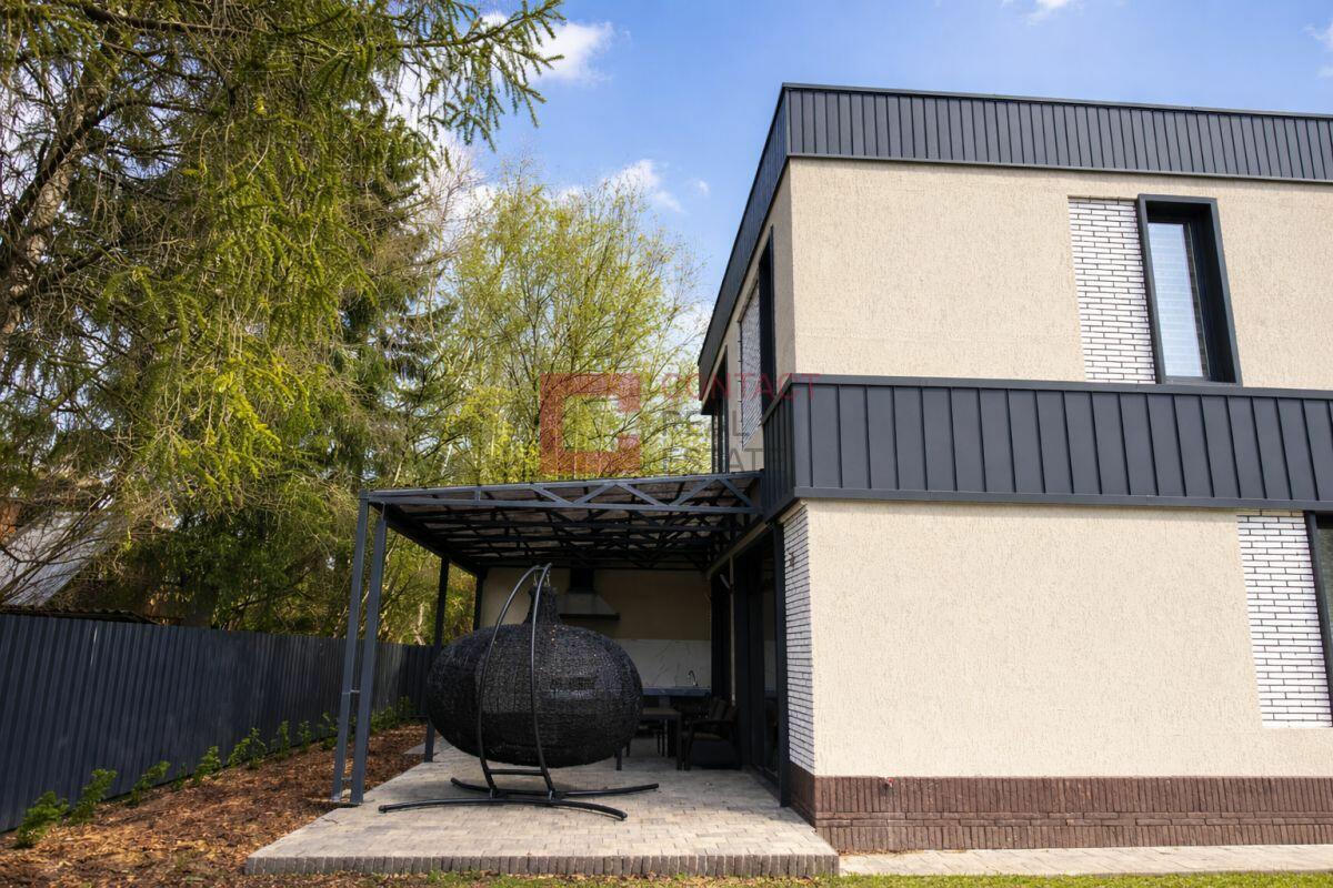 2-этажный коттедж 240 м² с отделкой