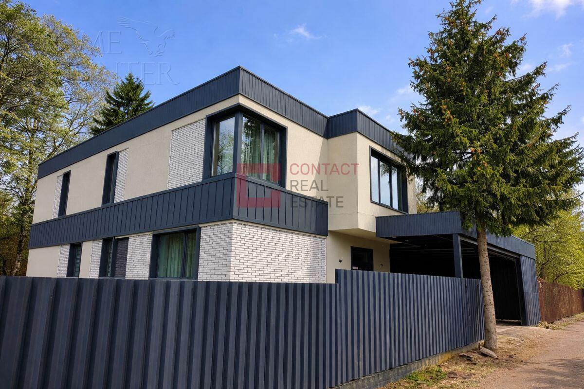 2-этажный коттедж 240 м² с отделкой