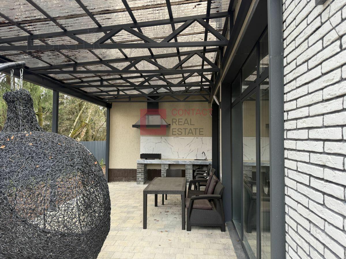 2-этажный коттедж 240 м² с отделкой