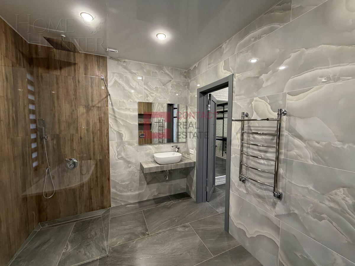 2-этажный коттедж 240 м² с отделкой