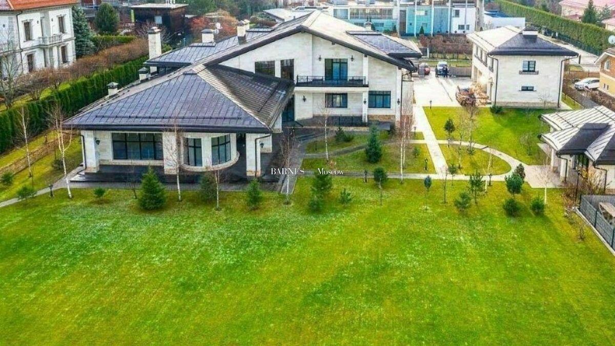 2-этажный коттедж 900 м² с отделкой
