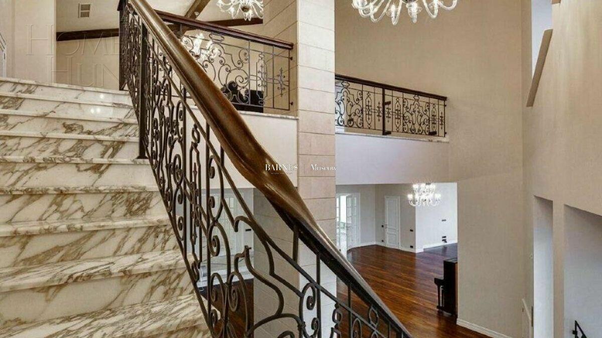 2-этажный коттедж 900 м² с отделкой