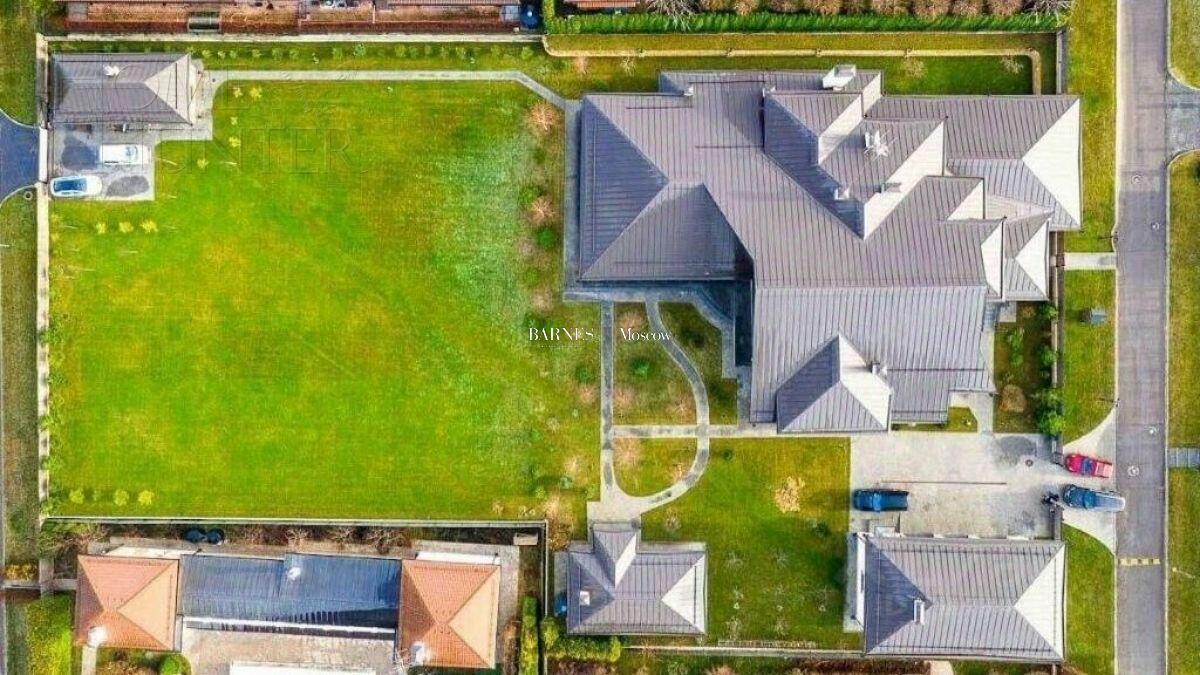 2-этажный коттедж 900 м² с отделкой