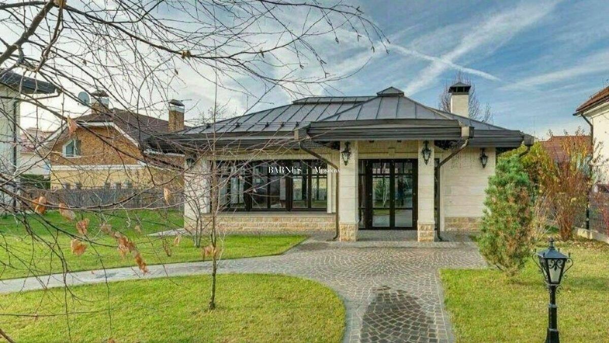 2-этажный коттедж 900 м² с отделкой