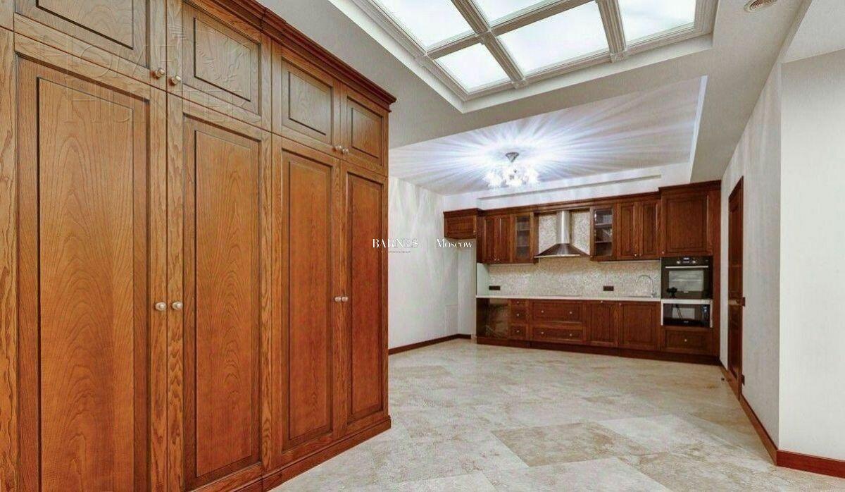 2-этажный коттедж 900 м² с отделкой