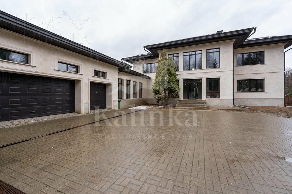 2-этажный коттедж 1 110 м² без отделки