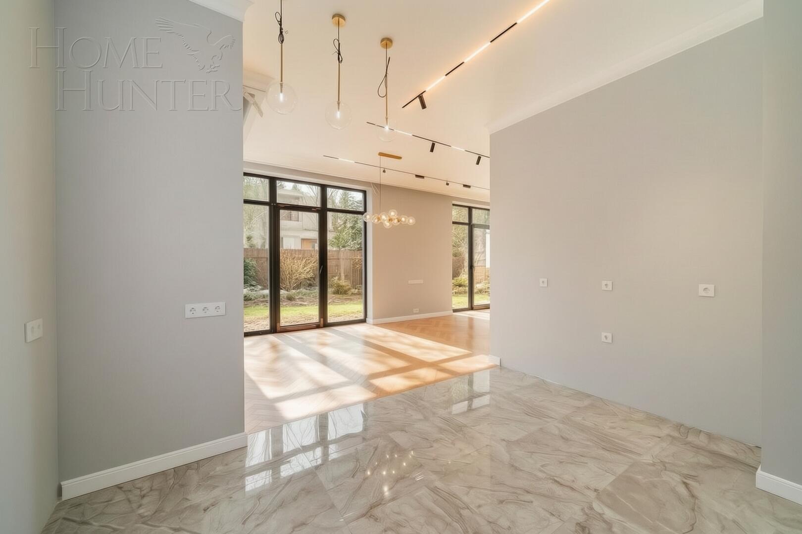 2-этажный коттедж 240 м² с отделкой