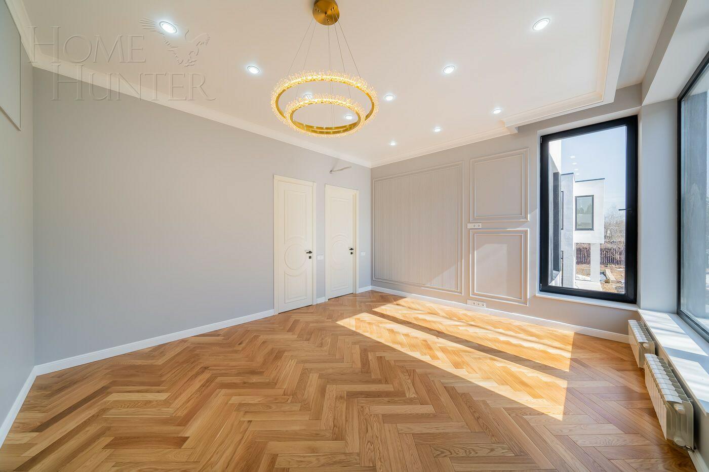 2-этажный коттедж 240 м² с отделкой