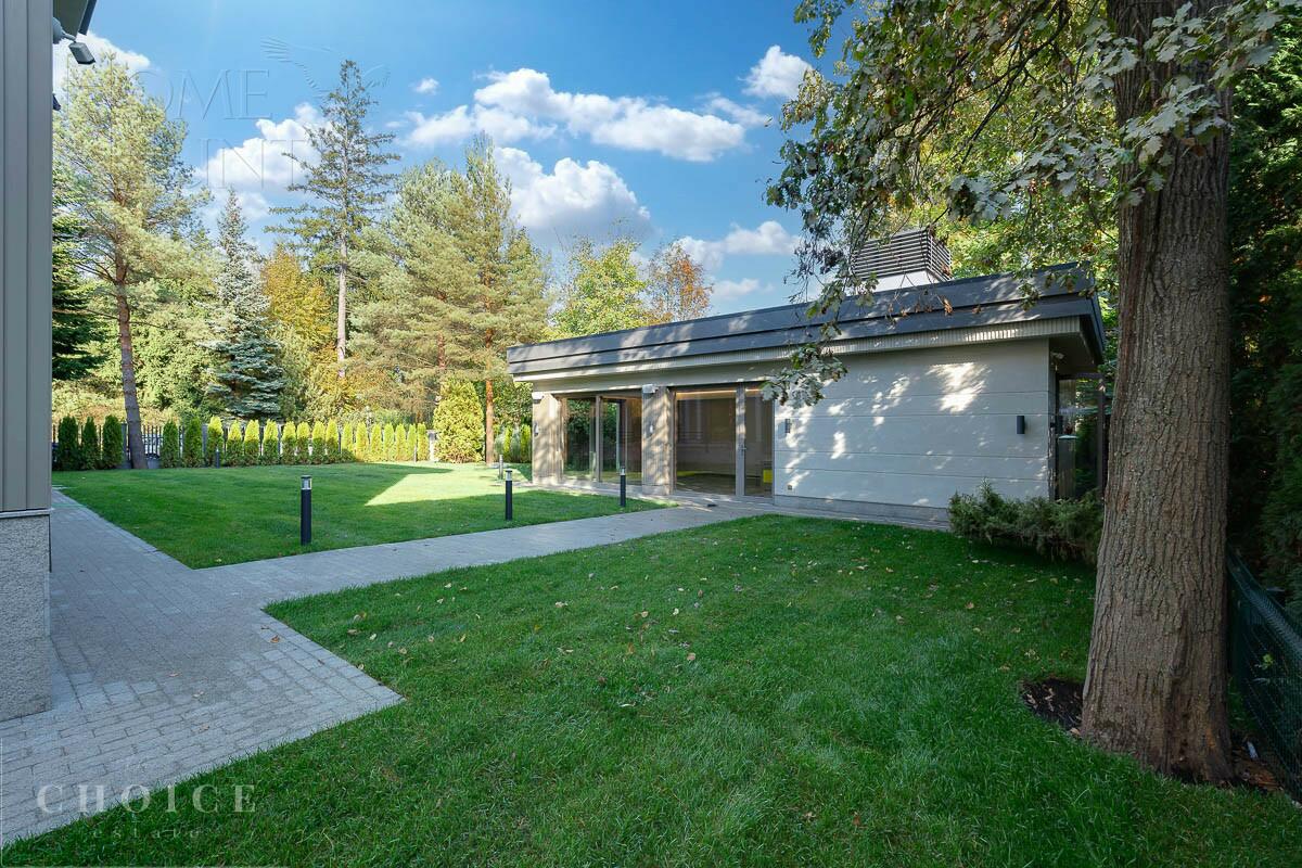 2-этажный коттедж 1 350 м² с отделкой