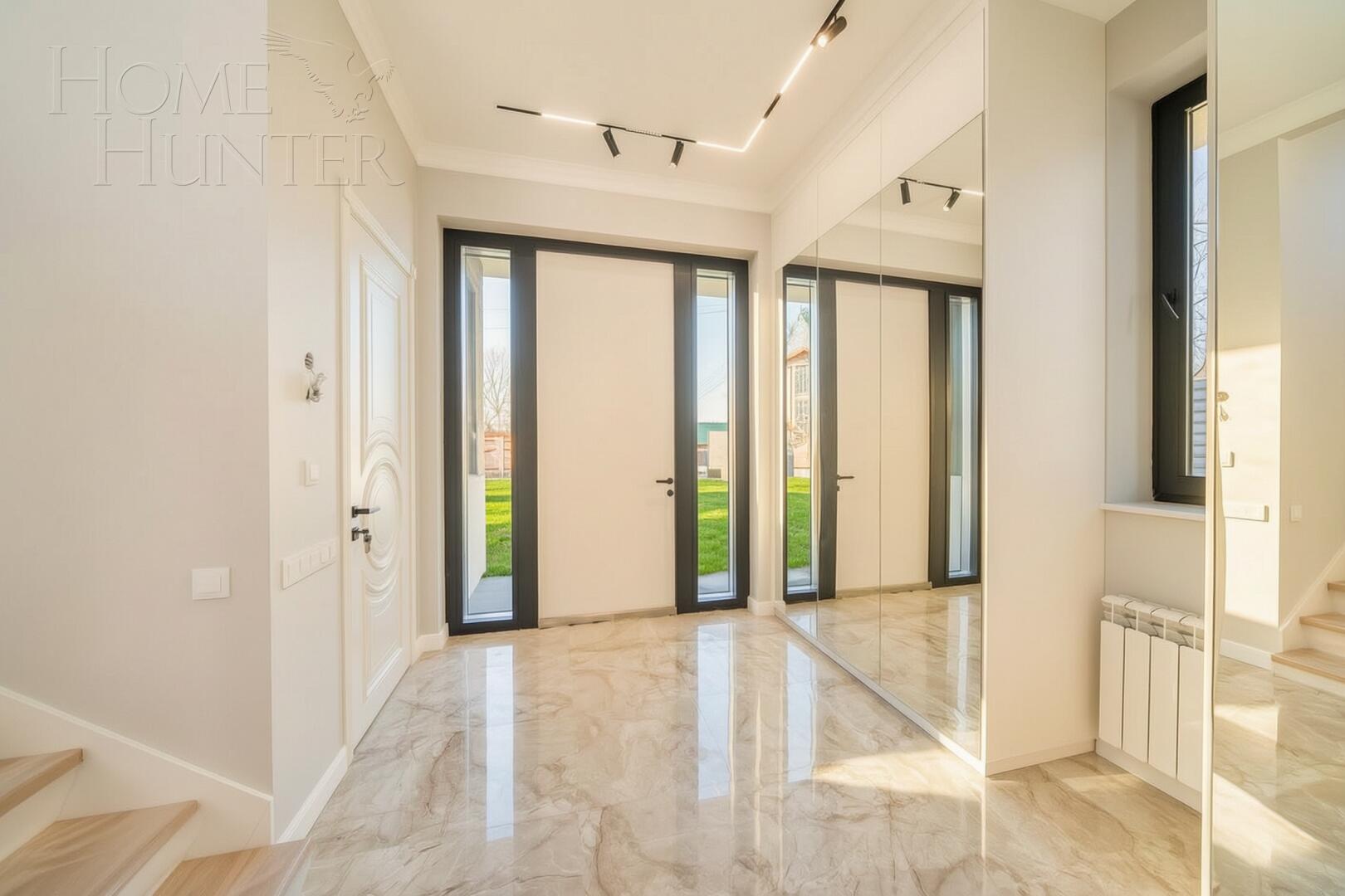 2-этажный коттедж 240 м² с отделкой