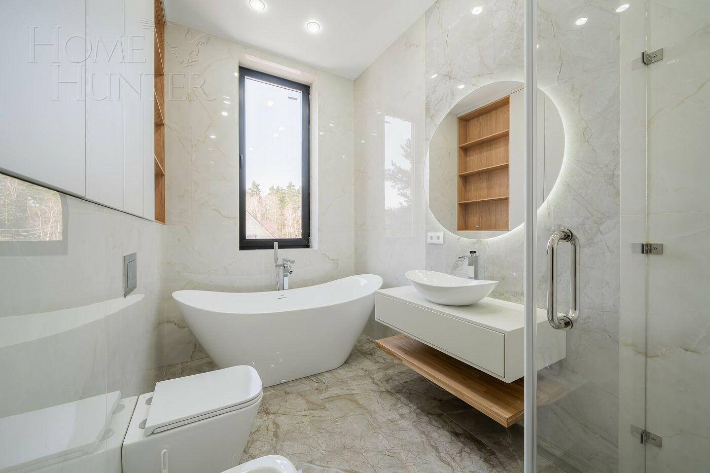 2-этажный коттедж 240 м² с отделкой