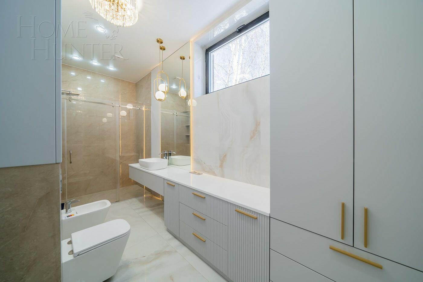 2-этажный коттедж 240 м² с отделкой