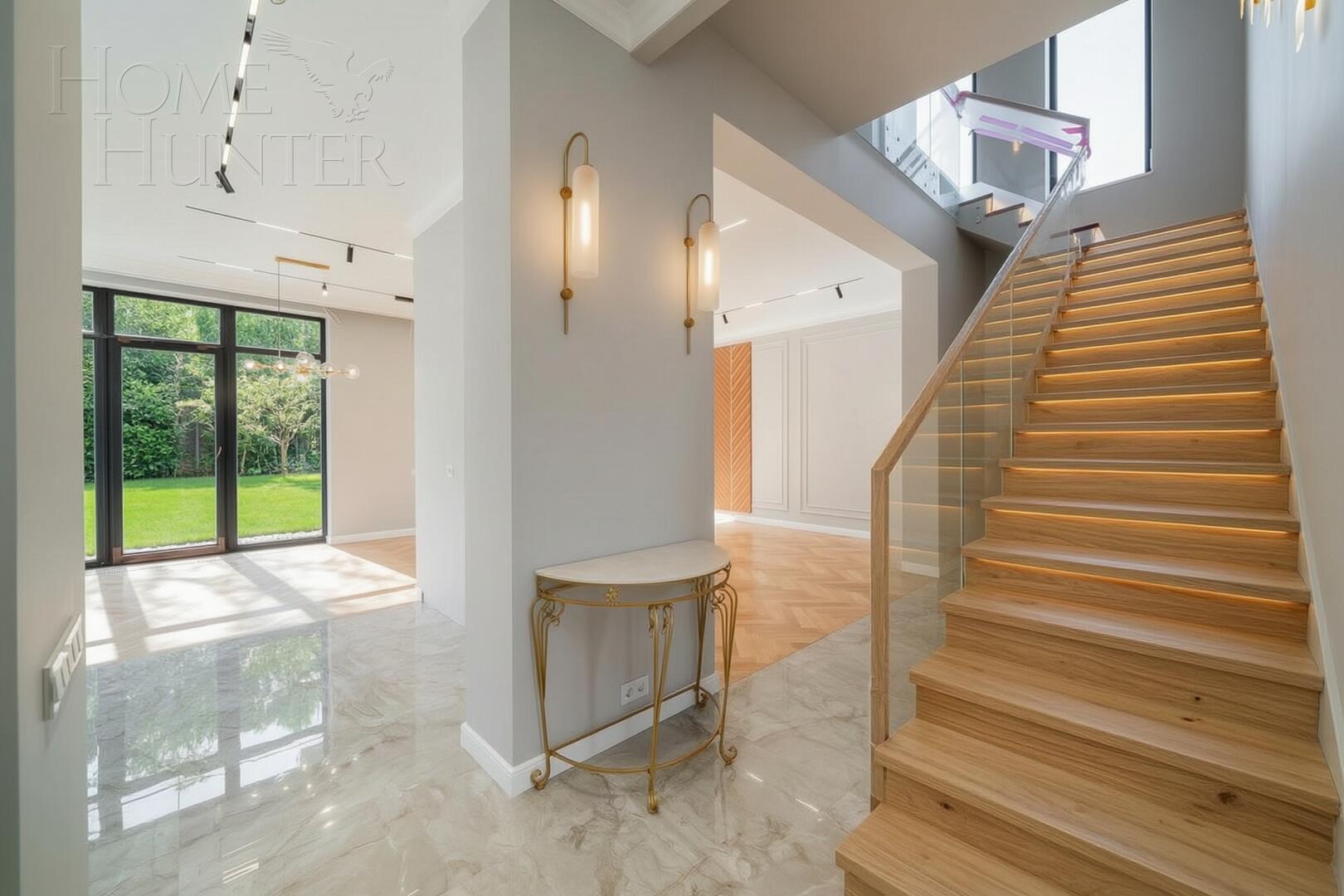 2-этажный коттедж 240 м² с отделкой