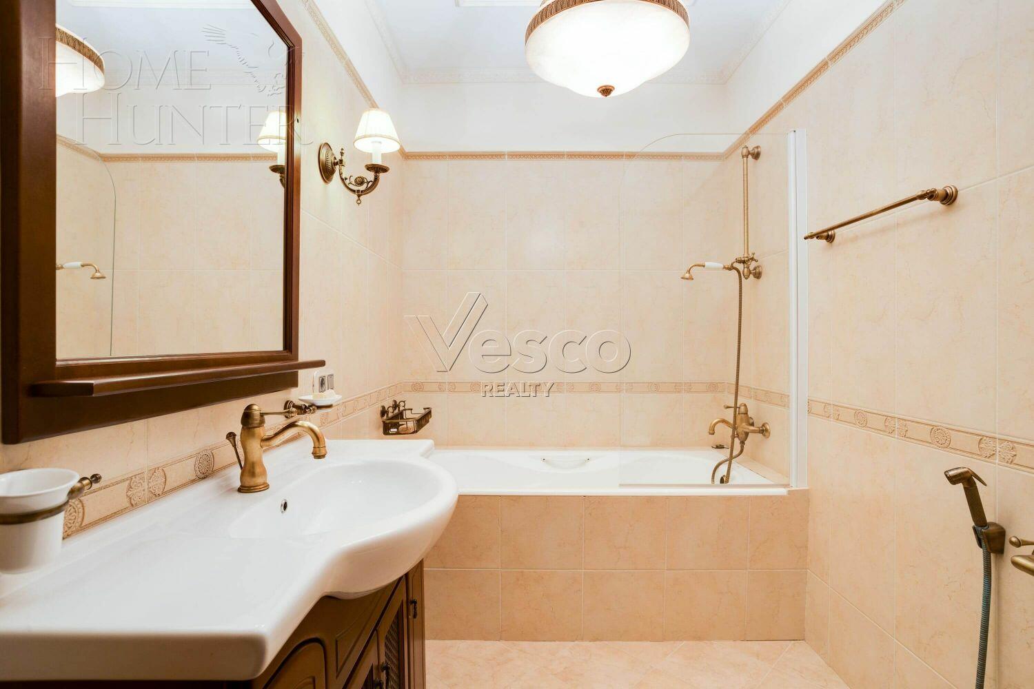 3-этажный коттедж 840 м² с отделкой