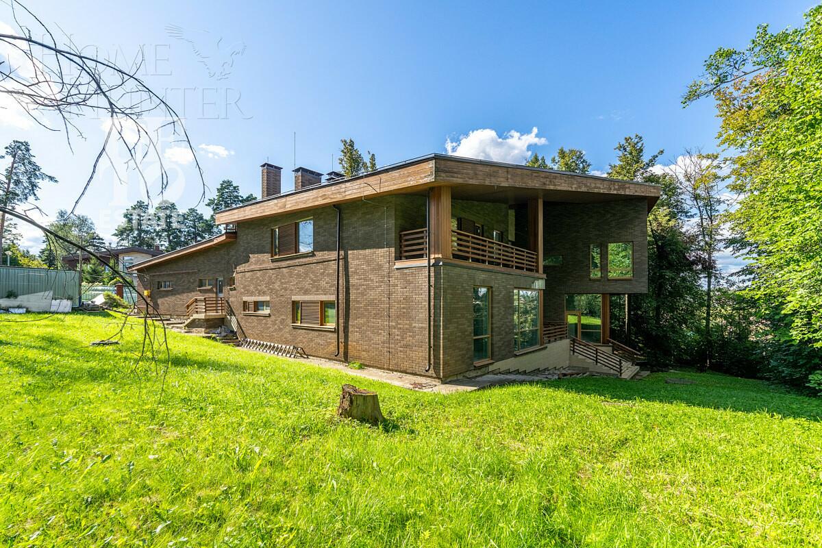 2-этажный коттедж 900 м² без отделки