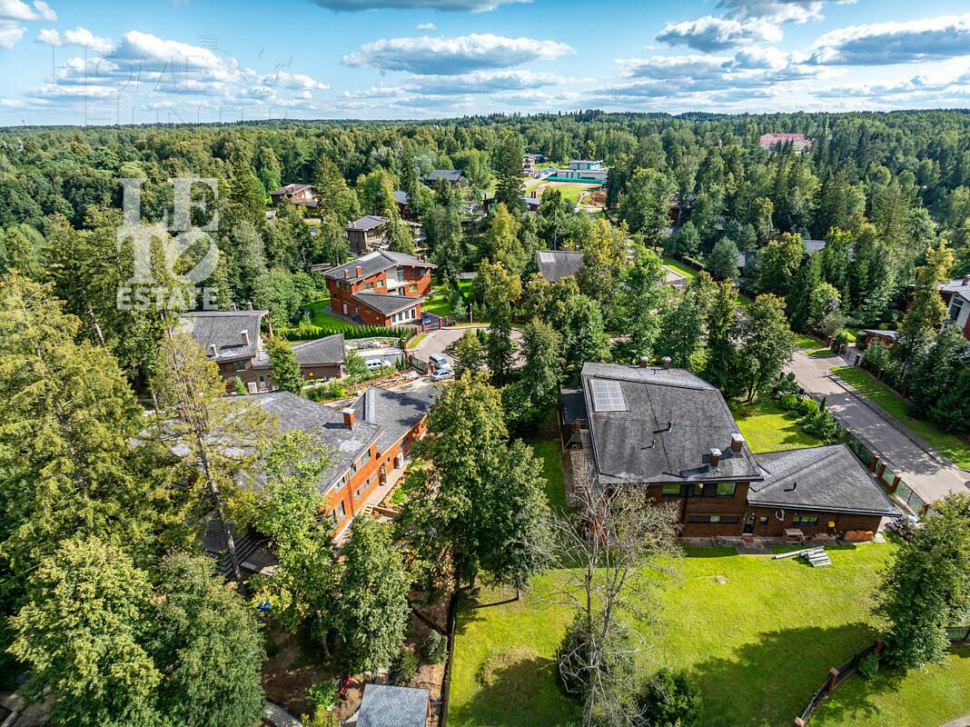 2-этажный коттедж 900 м² без отделки