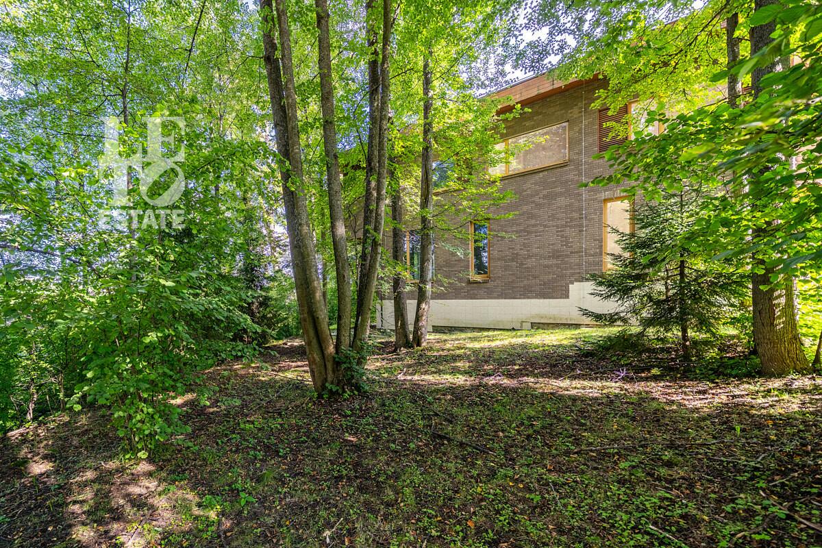 2-этажный коттедж 900 м² без отделки