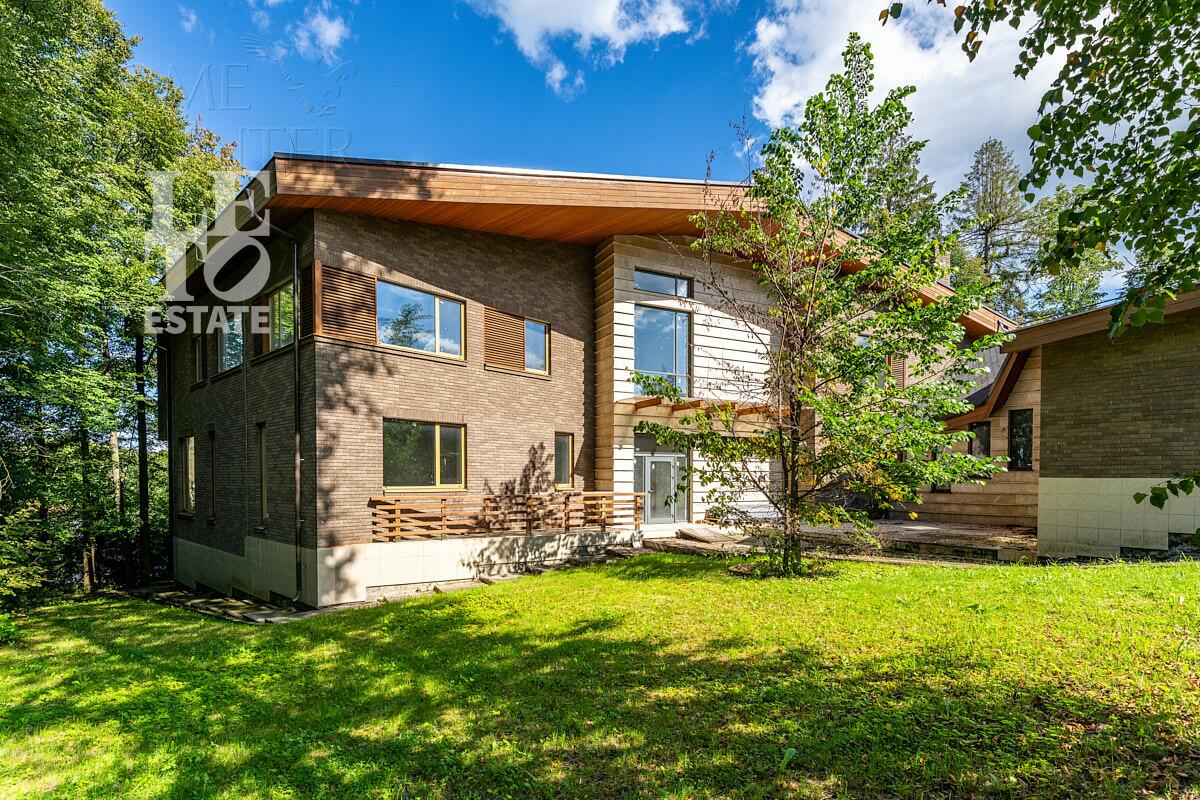 2-этажный коттедж 900 м² без отделки