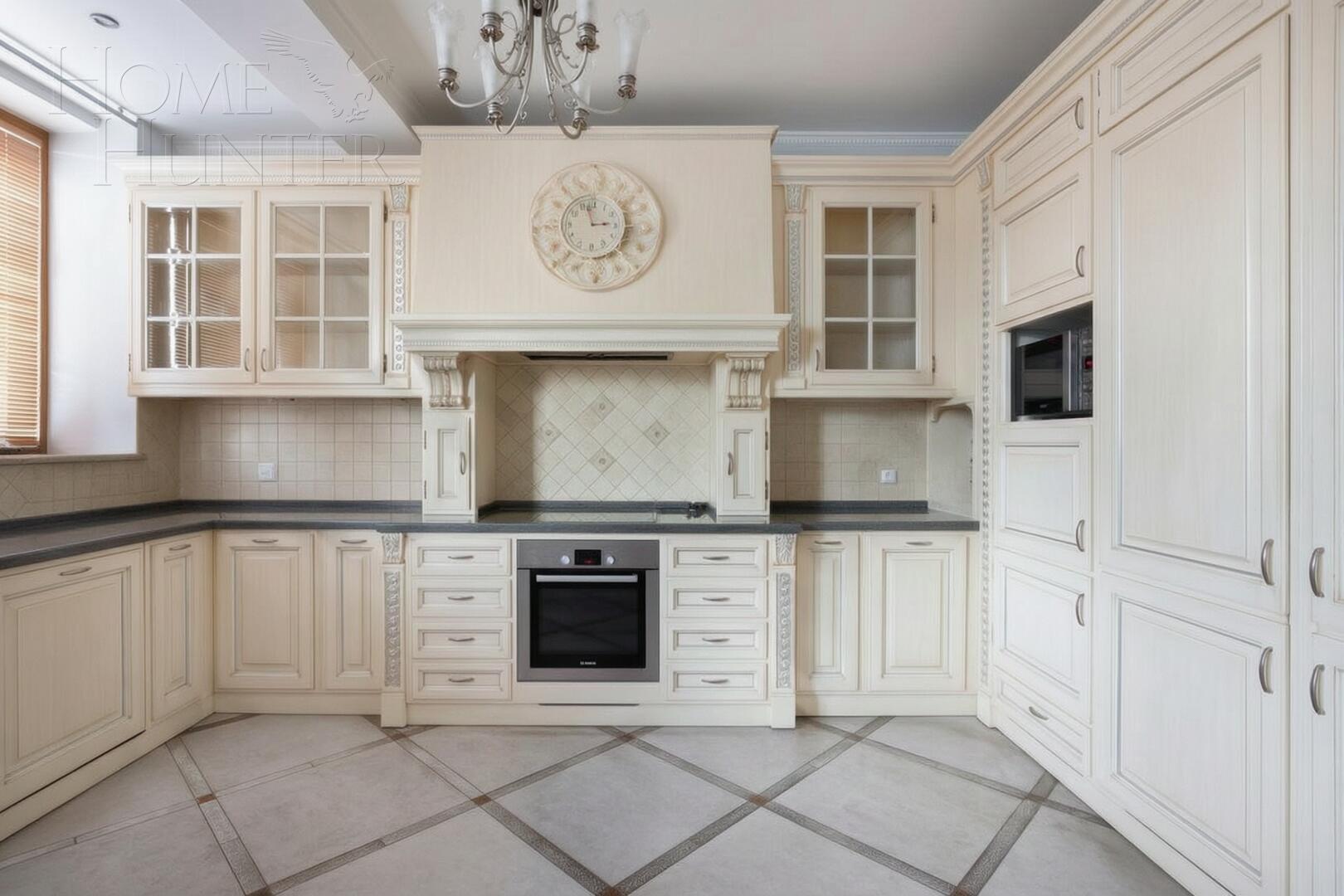 8-КОМН. КВАРТИРА С ОТДЕЛКОЙ 275.3 М² НА 9 ЭТАЖЕ