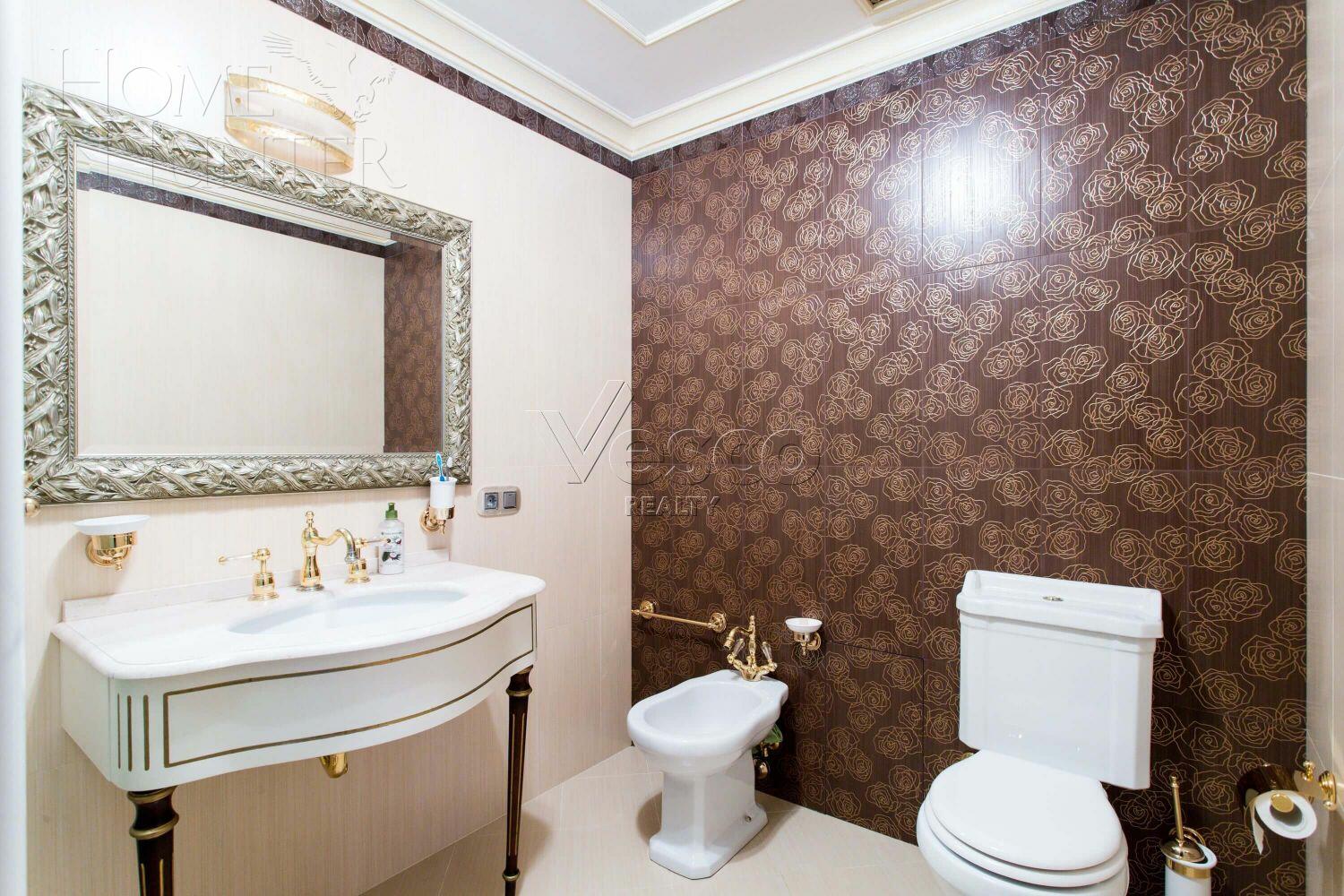 3-этажный коттедж 840 м² с отделкой