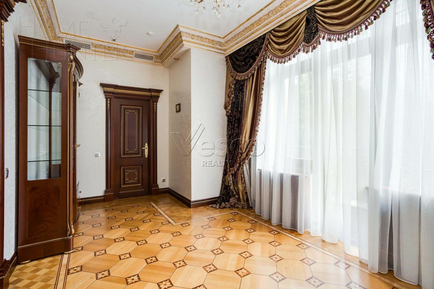 3-этажный коттедж 840 м² с отделкой