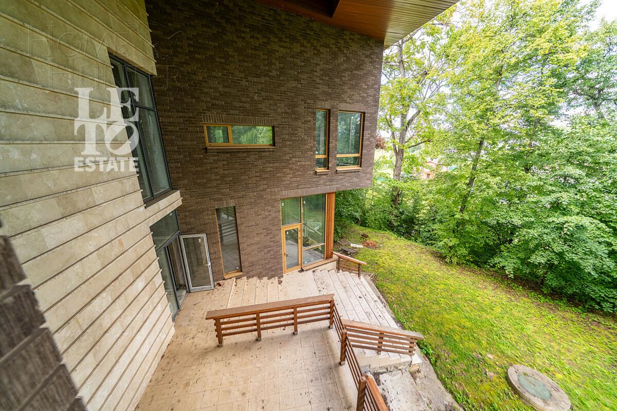 2-этажный коттедж 900 м² без отделки