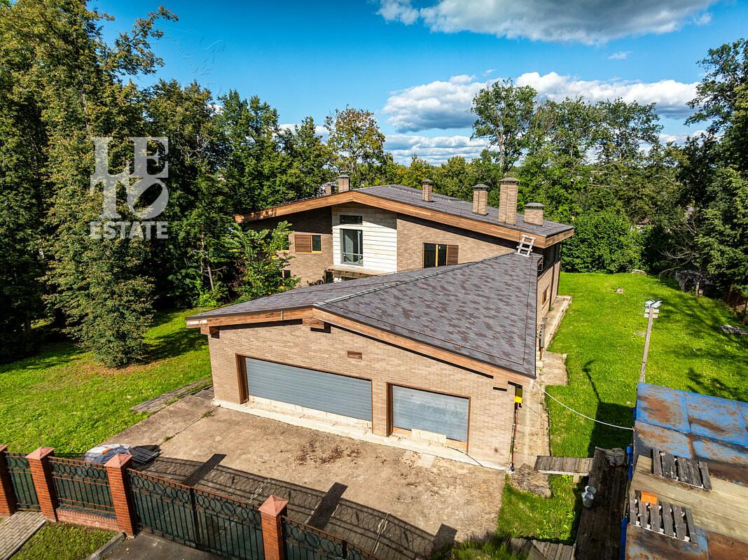 2-этажный коттедж 900 м² без отделки