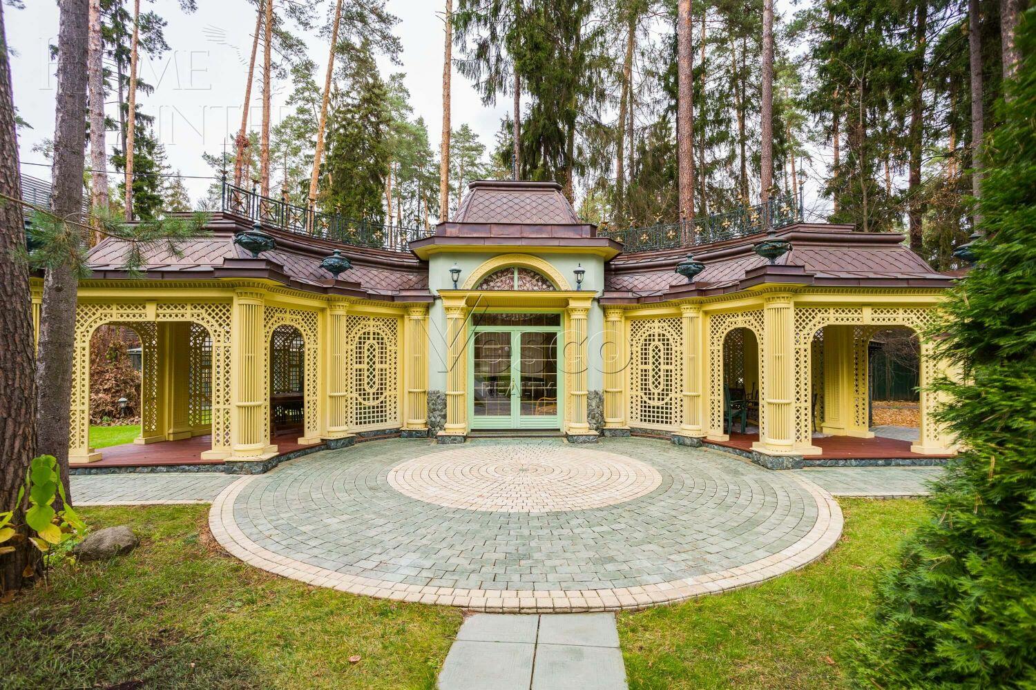 3-этажный коттедж 840 м² с отделкой