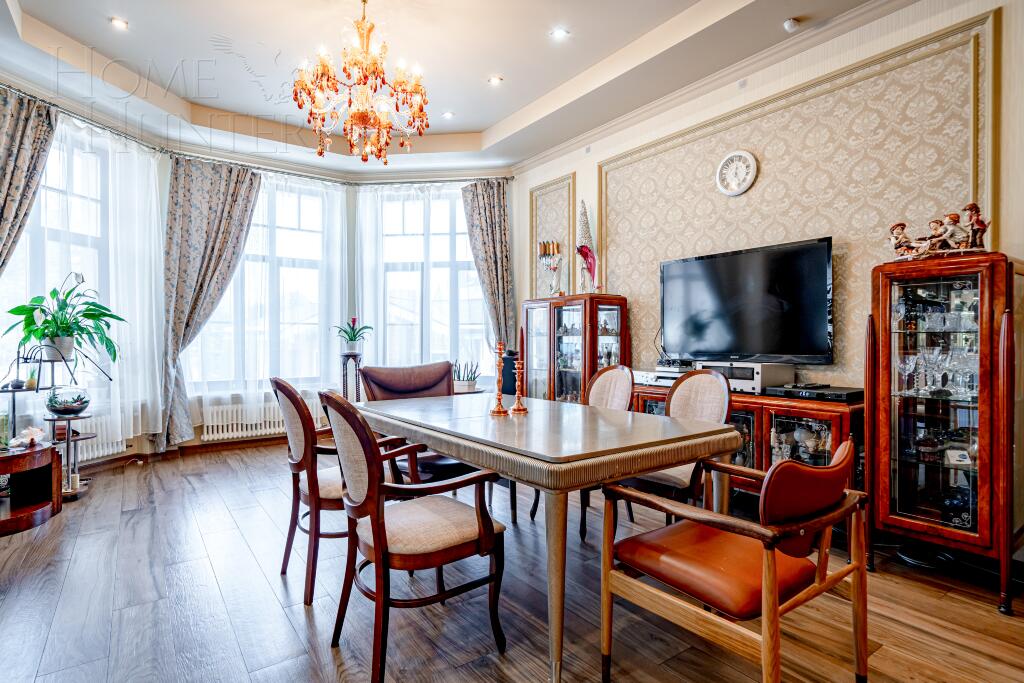 2-этажный коттедж 850 м² с отделкой