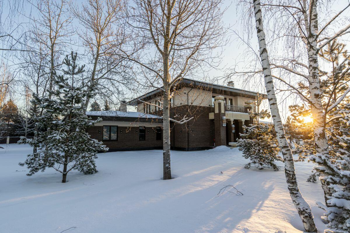 2-этажный коттедж 1 800 м² с отделкой