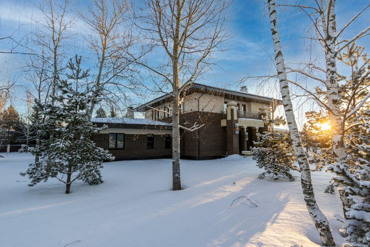 2-этажный коттедж 1 800 м² с отделкой