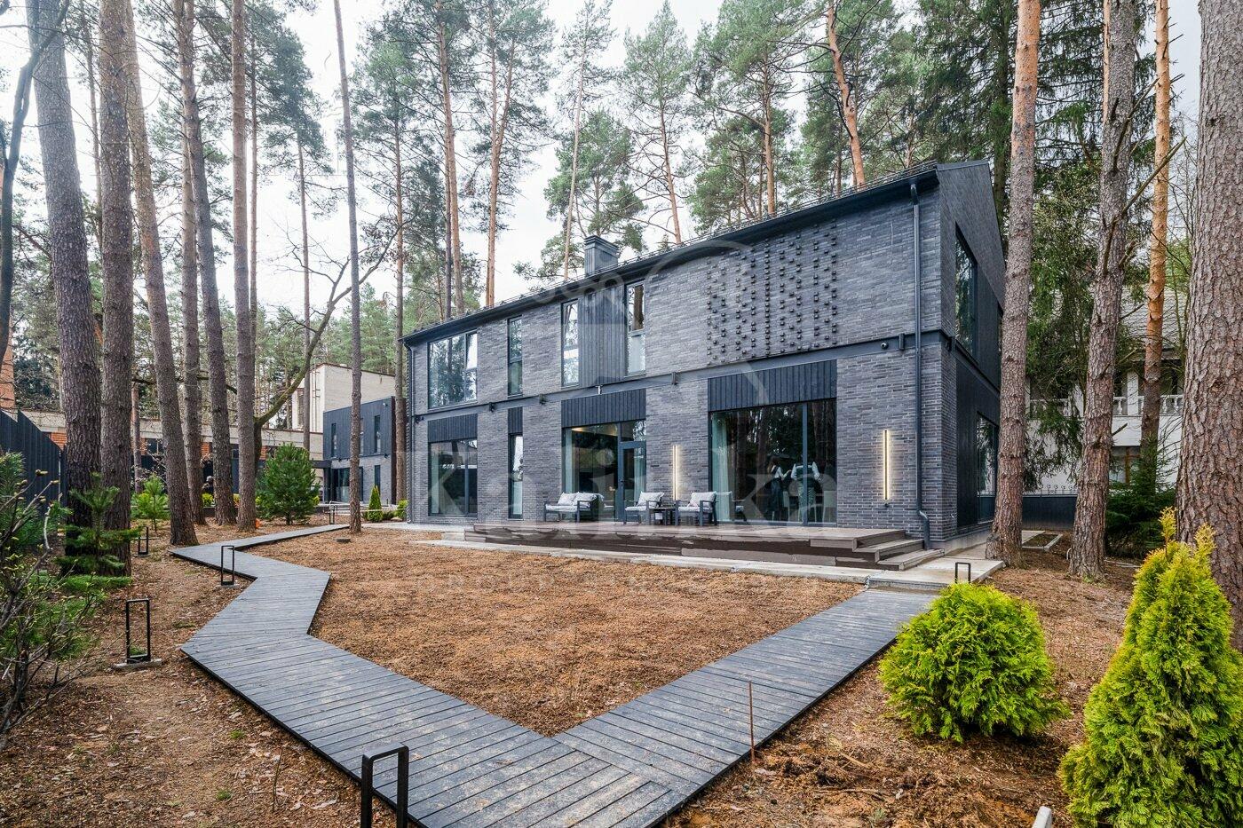 КОТТЕДЖ 520 м² с отделкой
