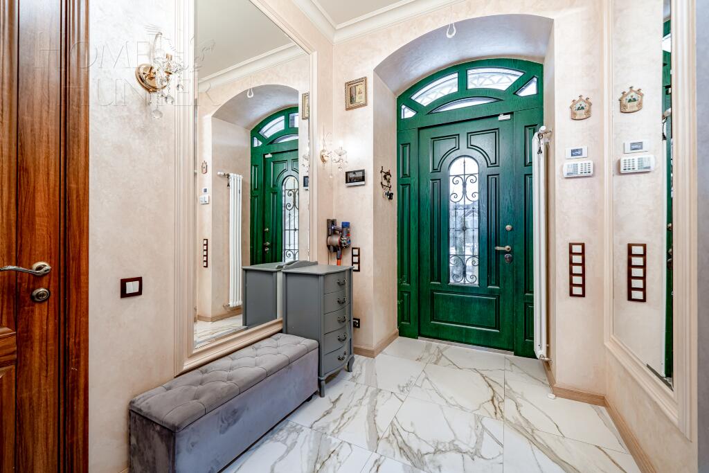 2-этажный коттедж 850 м² с отделкой