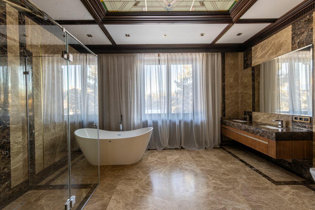 2-этажный коттедж 1 800 м² с отделкой