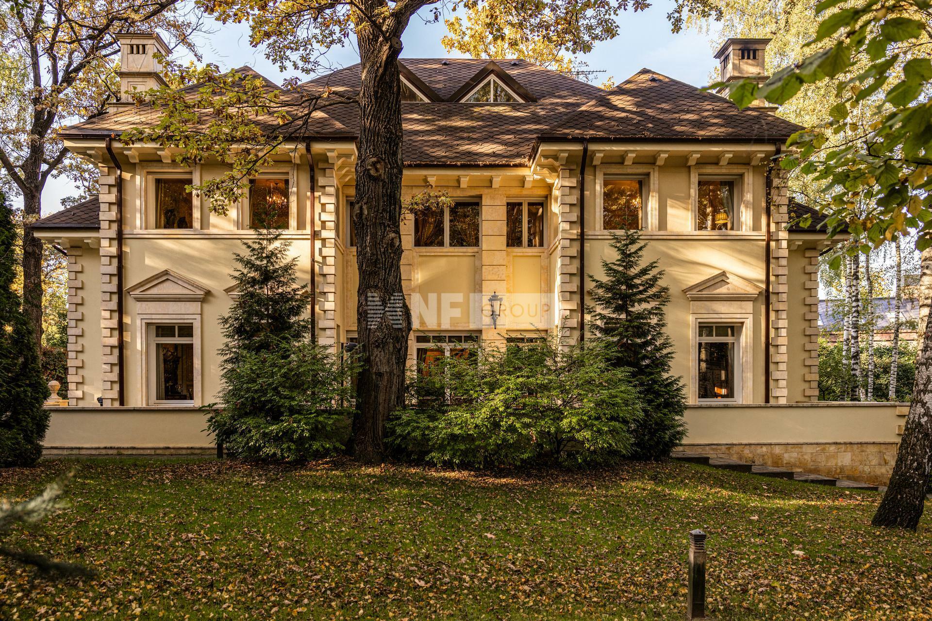 2-этажный коттедж 1 300 м² с отделкой