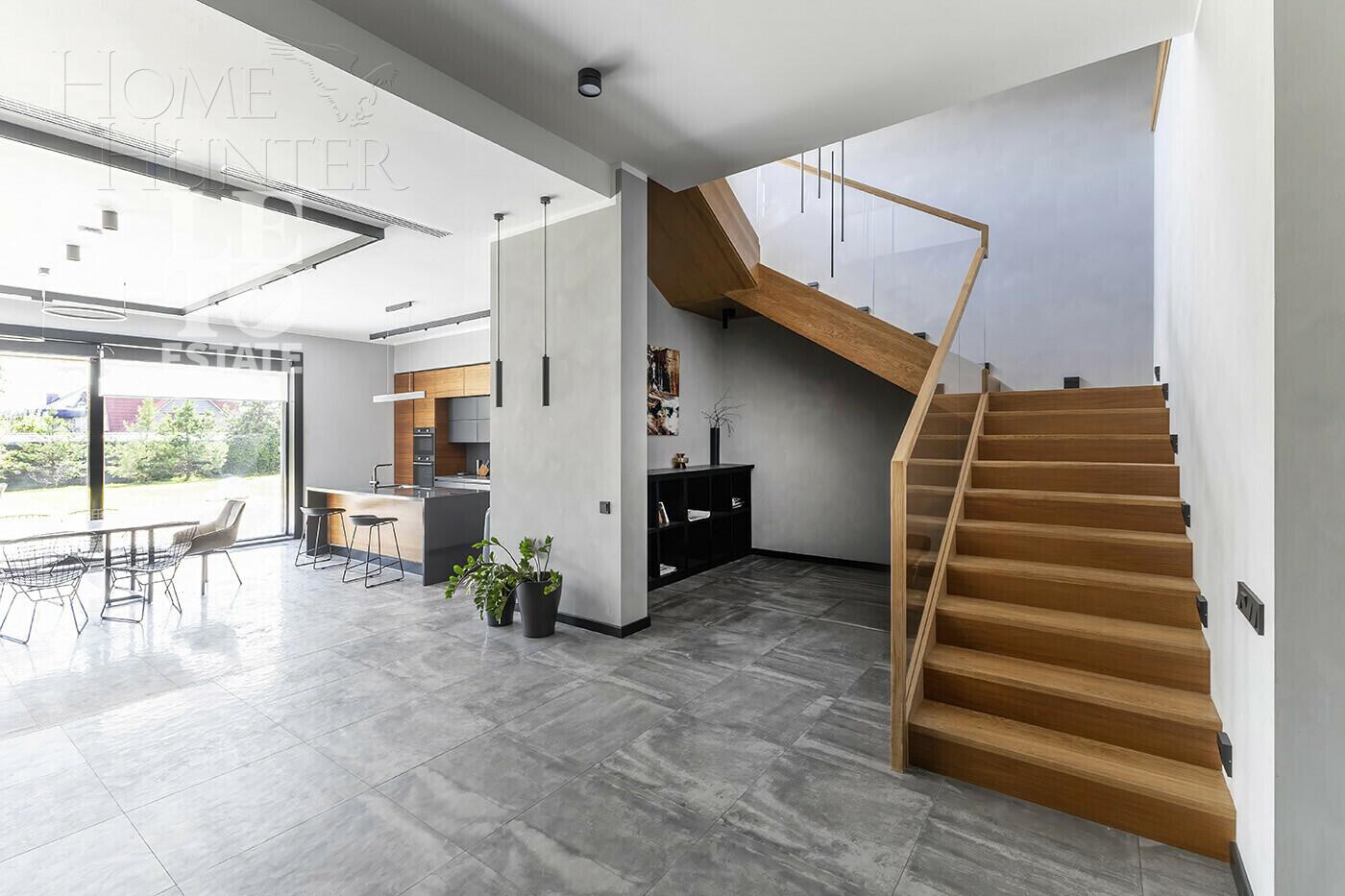 2-этажный коттедж 540 м² с отделкой