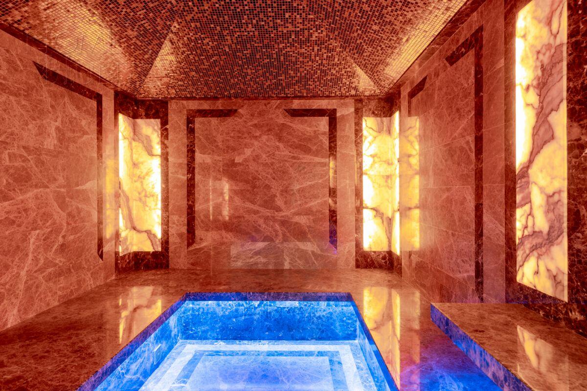 2-этажный коттедж 1 800 м² с отделкой