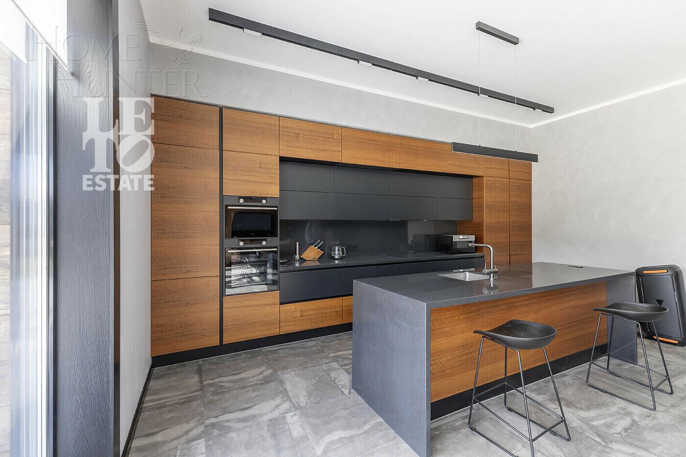 2-этажный коттедж 540 м² с отделкой