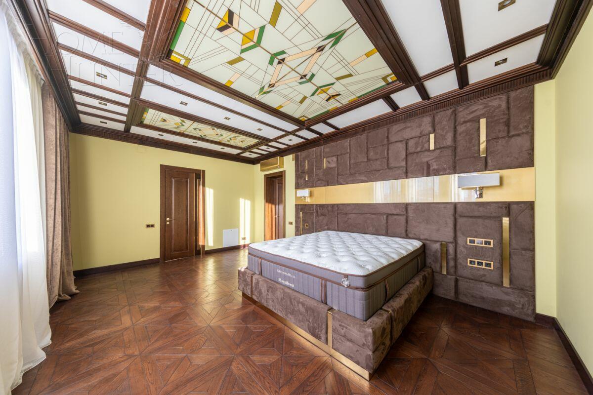 2-этажный коттедж 1 800 м² с отделкой