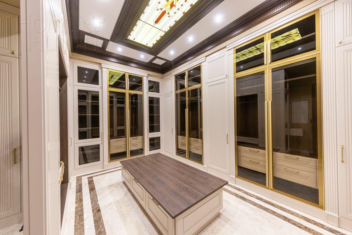 2-этажный коттедж 1 800 м² с отделкой