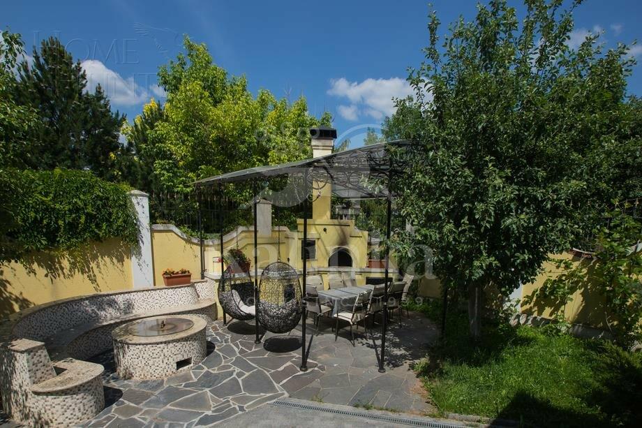 3-этажный коттедж 800 м² с отделкой